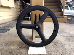 tern (ターン) Kitt design Carbon Tri-Spoke Wheel Setフロント※写真はDISC仕様