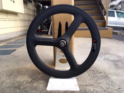 tern (ターン) Kitt design Carbon Tri-Spoke Wheel Setリア※写真はDISC仕様
