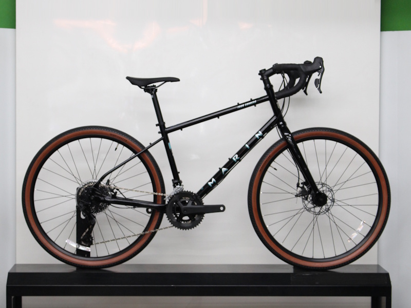 2026 MARIN (マリン) FOUR CORNERS (フォー コーナーズ) 自転車の通販