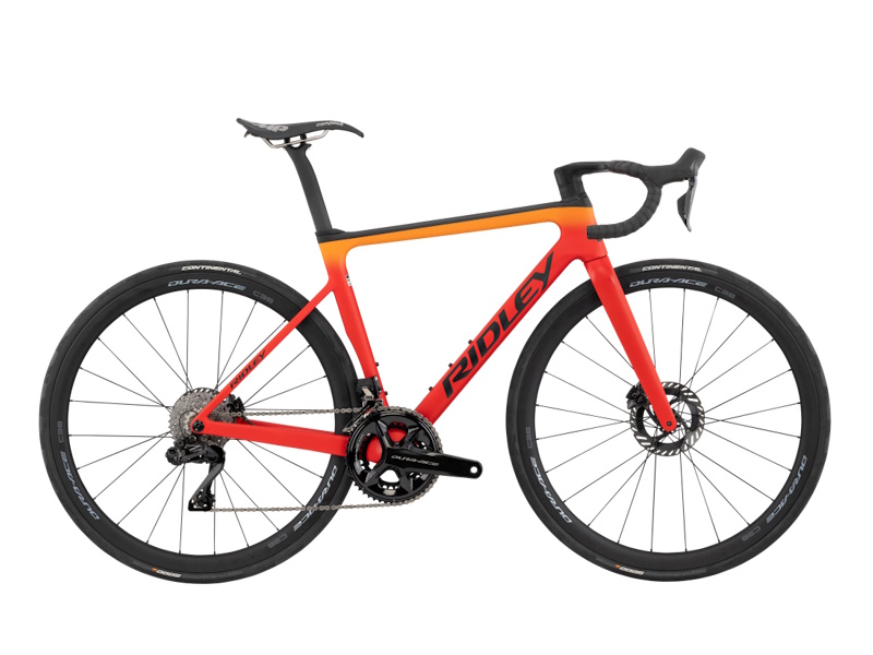 ロードバイク 24インチ DOPPELGANGER レッド（斎藤） 150cm_ride.jpg