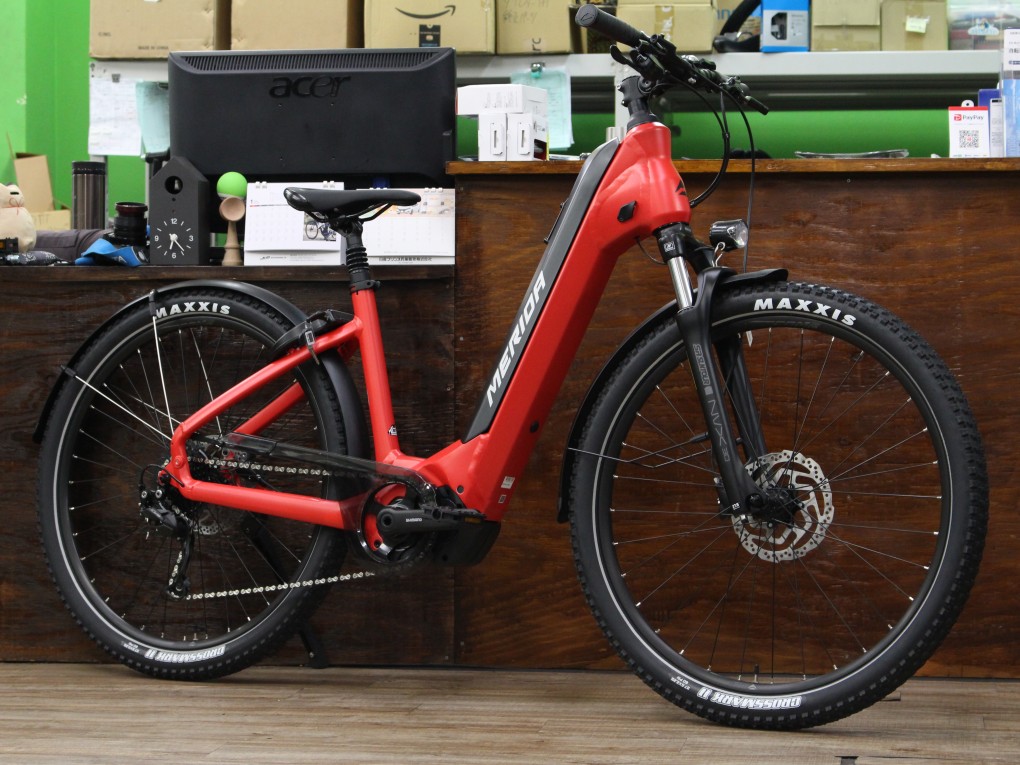 2023 MERIDA (メリダ) ePASSPORT CC 400 EQ (イーパスポート CC 400 エクイップド)【アウトレット】【セール中】  自転車の通販なら伊丹のカンザキ