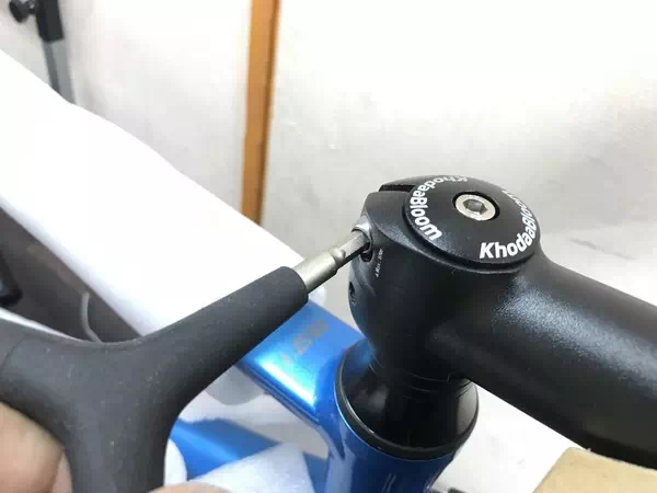 自転車の発送・組み立て工程の説明画像